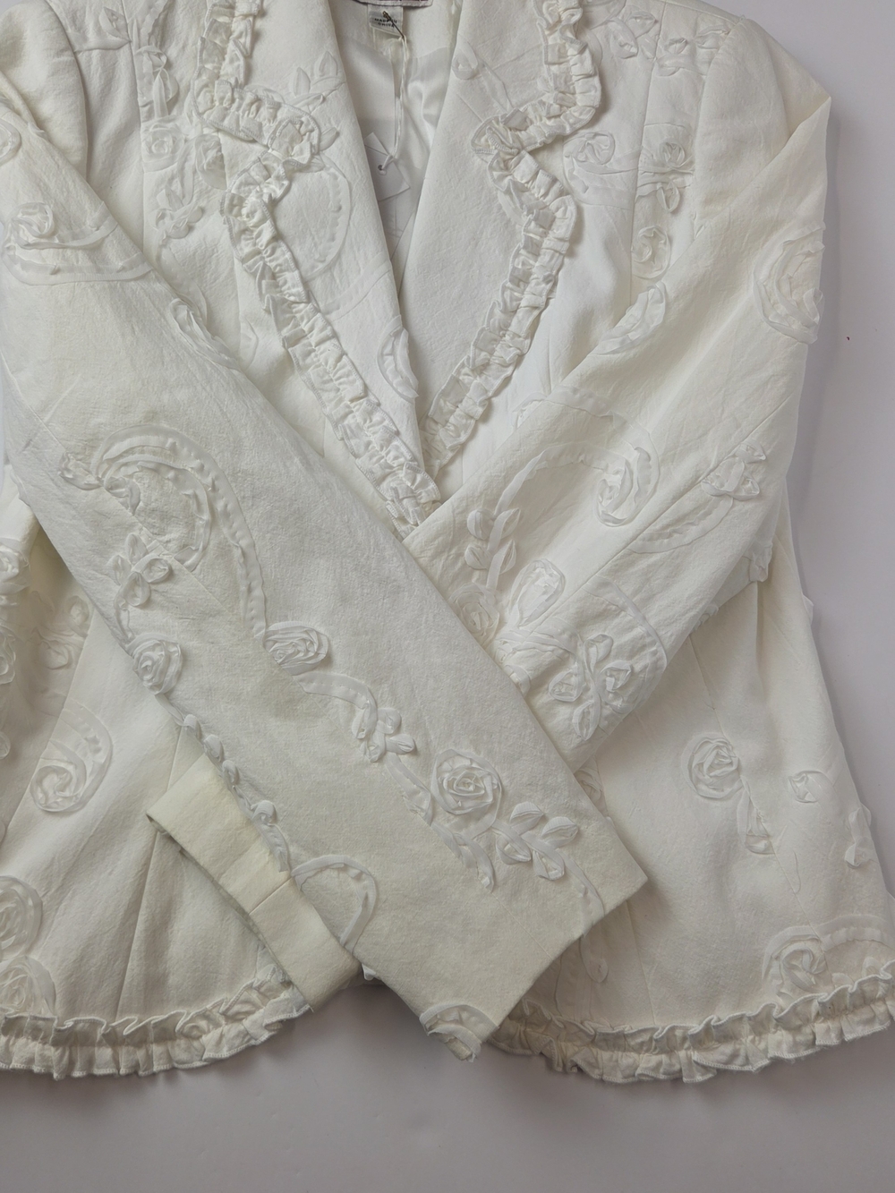 Cream Ruffle-Edge Embroidered Blazer 8P - Picture 10 of 13